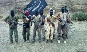 جمع‌آوری جنازۀ تروریست‌های جیش‌الظلم توسط پاکبان‌های چابهار/ ویدئو