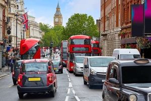 چرا انگلیسی‌ها از سمت چپ جاده حرکت می‌کنند؟

