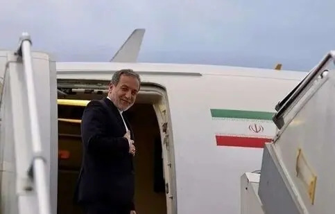 عراقچی برای شرکت در مجمع عمومی سازمان ملل وارد نیویورک شد/ ویدئو