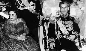 سفر در زمان؛ «همسر سوم رضاخان در کنار عروس و پسر بزرگش»؛ سال 57/ عکس