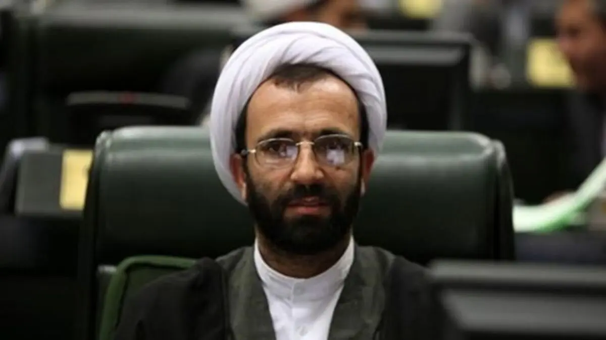 منافع ارز ۴۲۰۰ تومانی فقط به جیب ۱۰۰ نفر می رود/ این ۱۰۰ نفر برای ۸۵ میلیون نفر تصمیم می‌گیرند