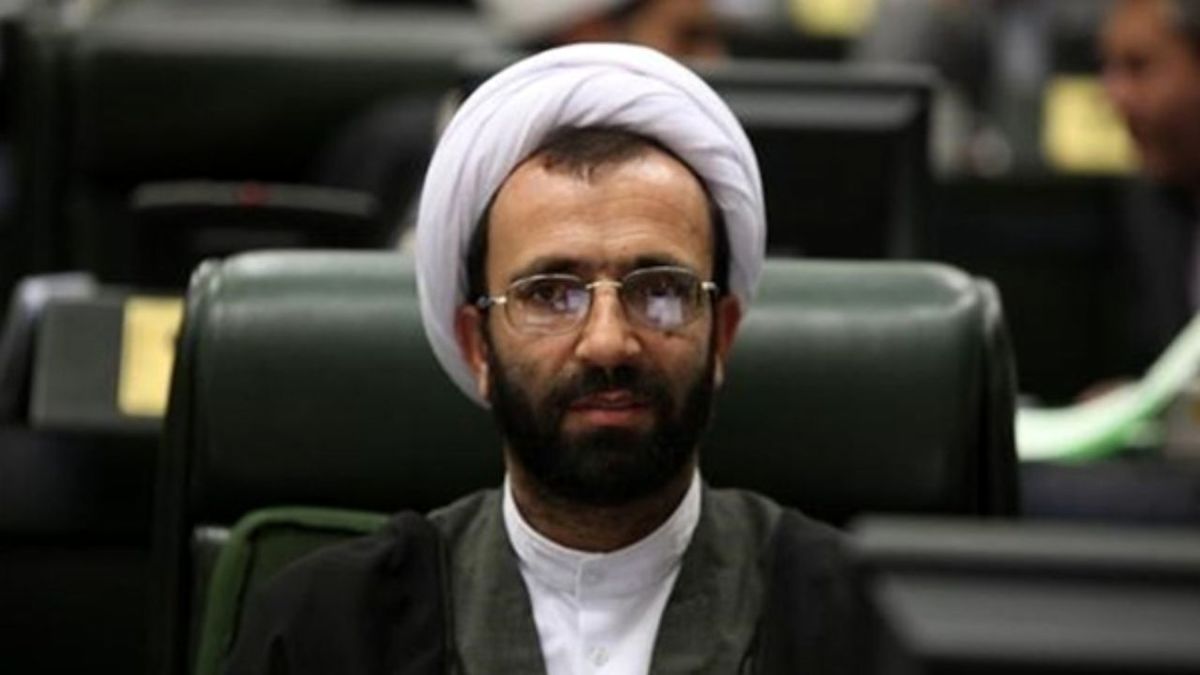 منافع ارز ۴۲۰۰ تومانی فقط به جیب ۱۰۰ نفر می رود/ این ۱۰۰ نفر برای ۸۵ میلیون نفر تصمیم میگیرند