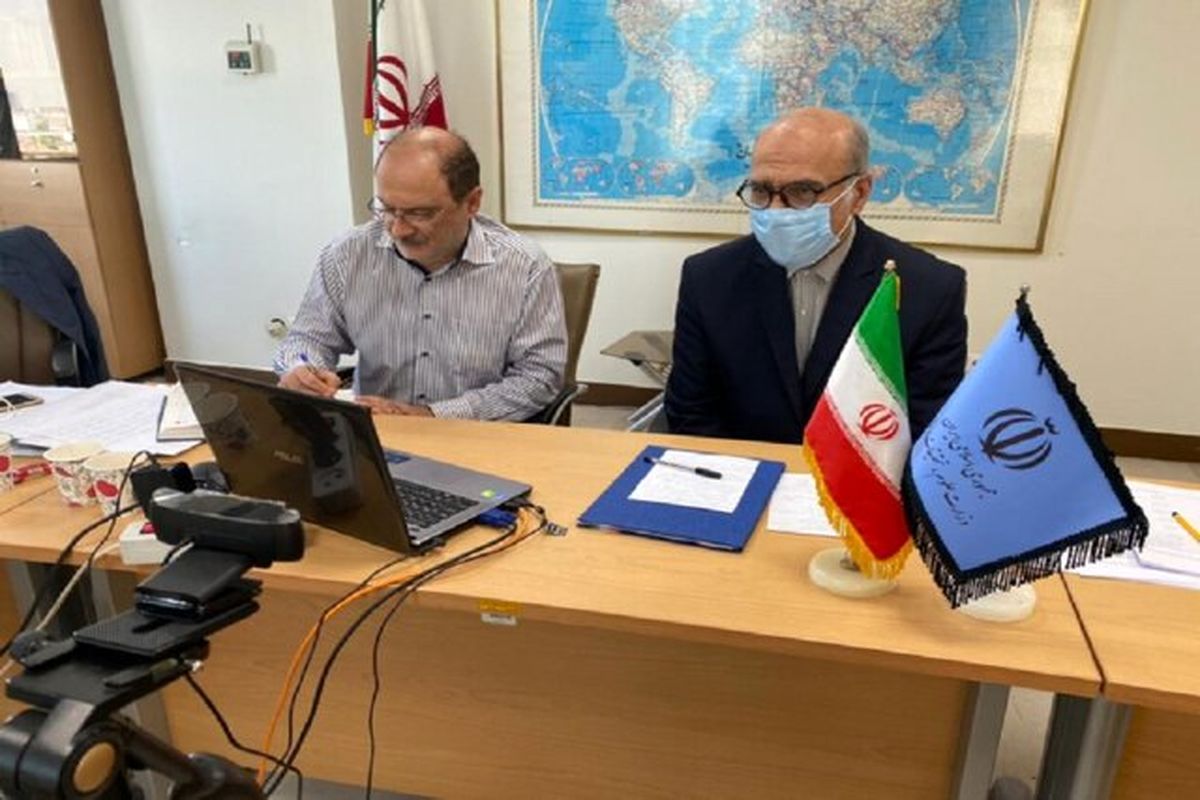 لزوم تدوین برنامه ۵ و ۱۰ساله برای توسعه زبان و ادبیات فارسی و ایرانشناسی