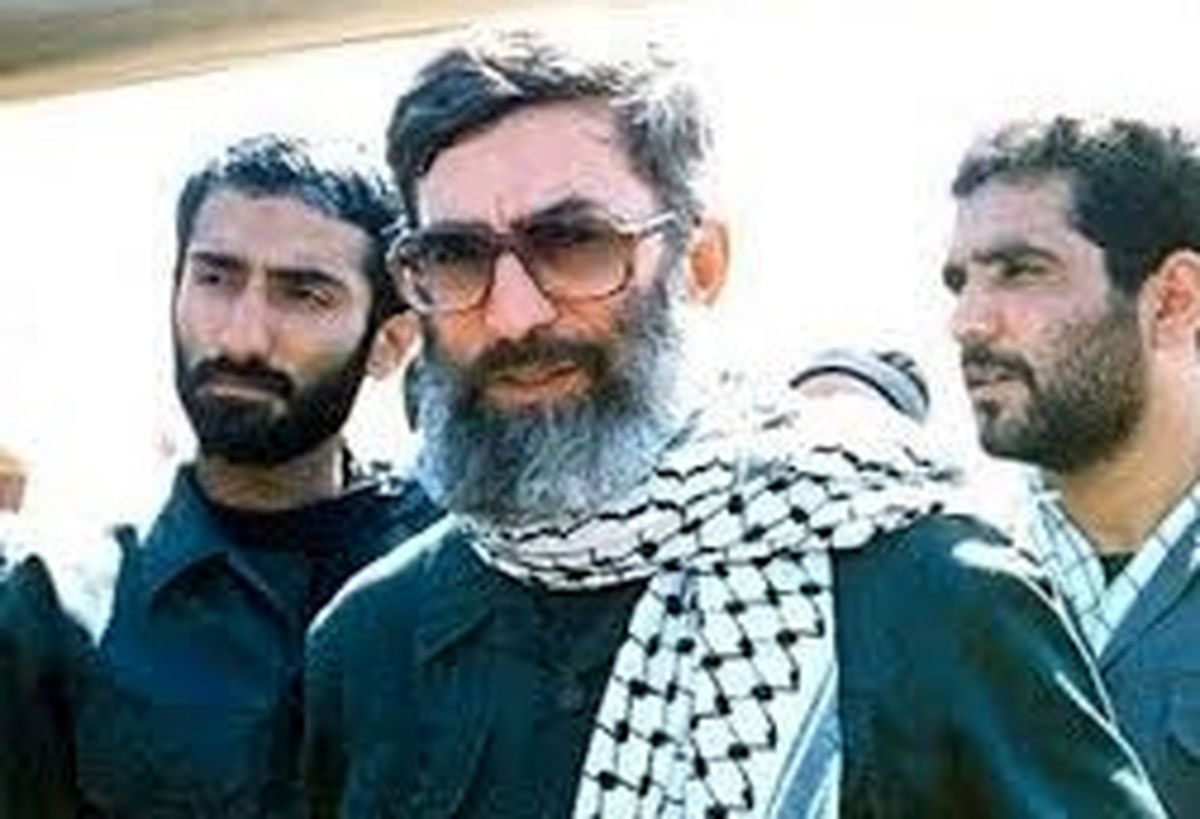 سفر به تاریخ؛ «رهبر انقلاب» با لباس نظامی در «مانور دریایی شهادت»؛ سال 1366