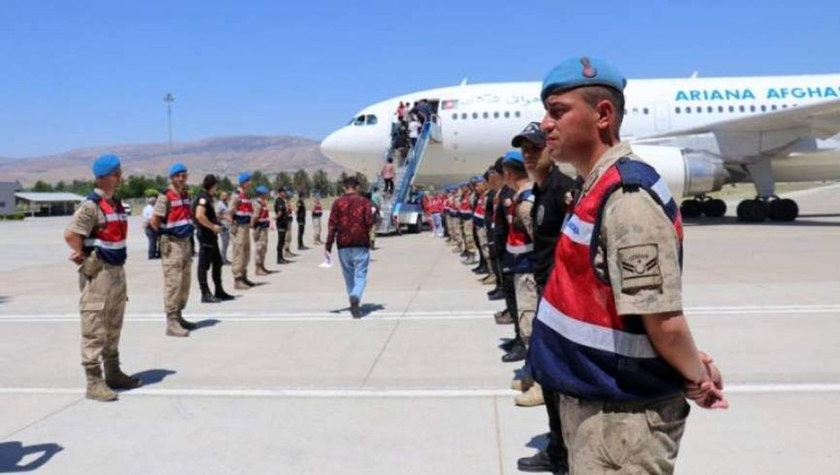 ترکیه ۳۶۵ مهاجر افغانستانی را اخراج کرد

