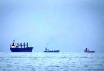 میدل ایست‌ مونیتور: در تحقیر آمریکا، ایران از هرمز نفت به چین می‌فروشد