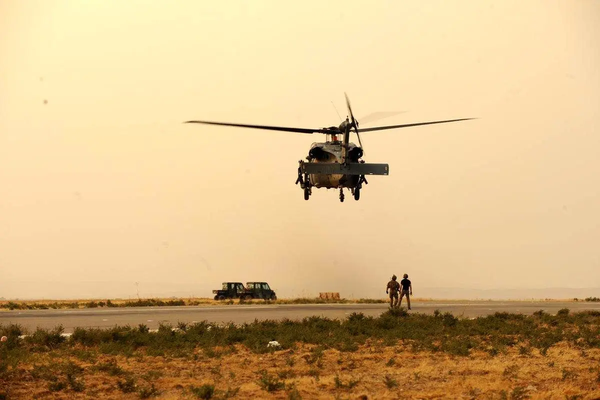  تیراندازی روستاییان ایرانی به سمت هلیکوپترهای آمریکایی نشان داد که مقاومت نابودنشدنی است/ عکس