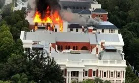 پارلمان آفریقای جنوبی آتش گرفت