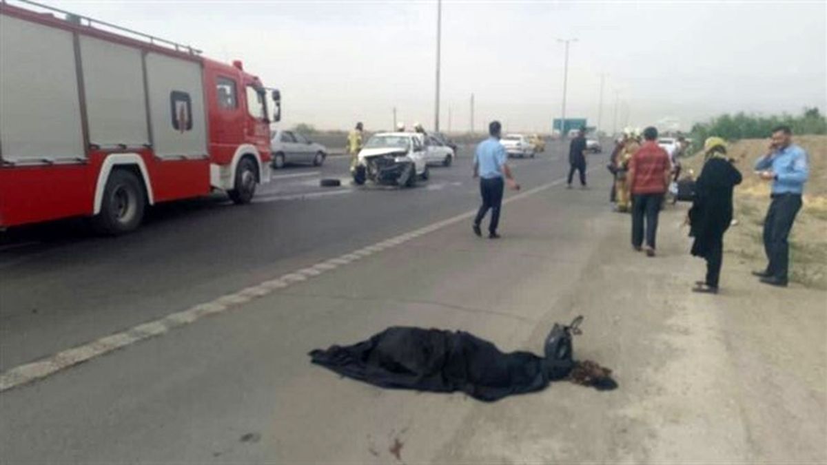 تصادف پراید با بلوک سیمانی در آزادراه تهران – قم 2 کشته بر جا گذاشت