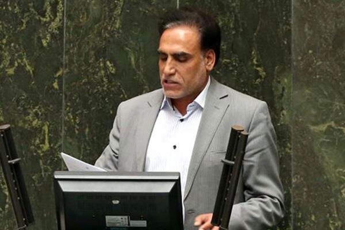 درج قیمت تولیدکننده روی کالاها موجب تعطیلی کارخانهها شده است