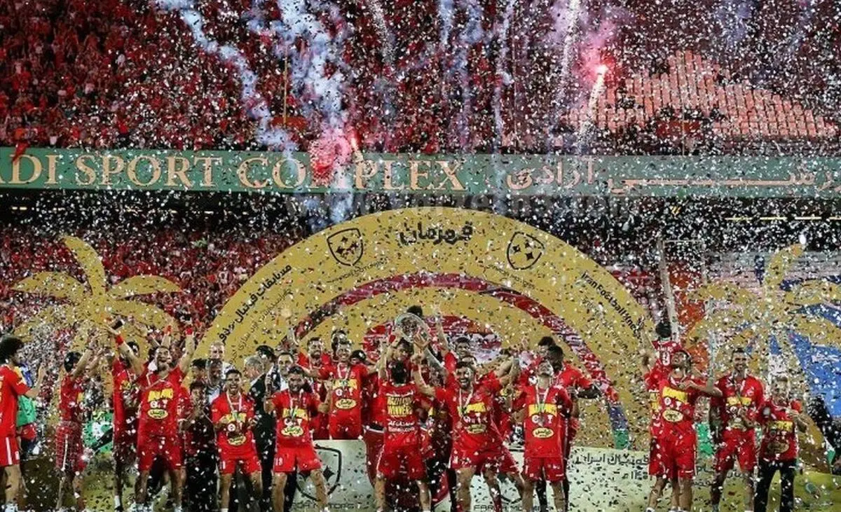 مرگ تلخ هوادار پرسپولیس روی سکو‌های ورزشگاه آزادی