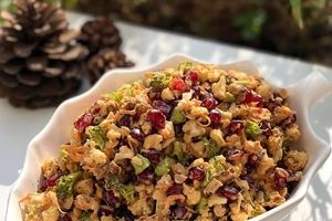 طرز تهیه سالاد مرغ و انار؛ ویژه شب یلدا