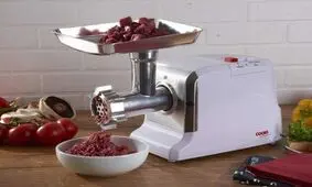 چرخ‌گوشت انگشتان کودک دو ساله را بلعید
