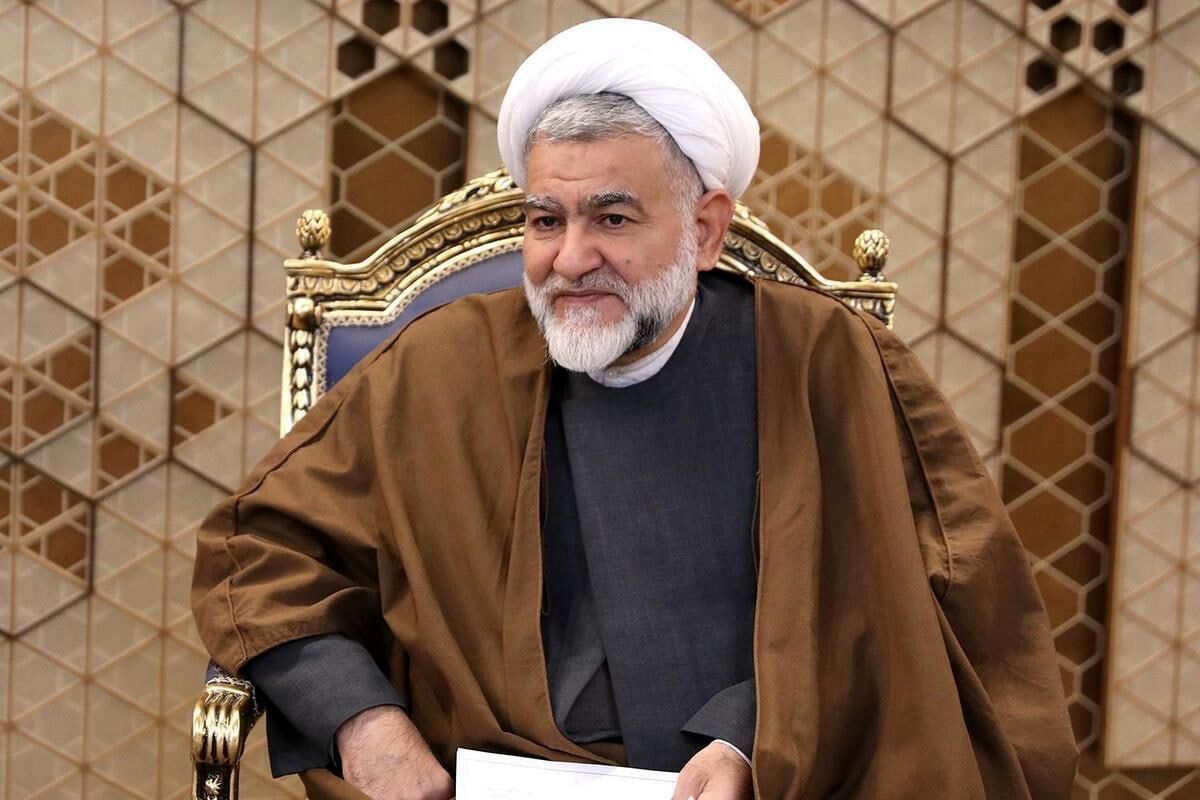 امروز با حقوق نمایندگان نمیتوان یک نصف سکه خرید، قبلا میشد 3 سکه خرید/ در نشست مشترک مجلس و دولت صحبتی از وضعیت دلار نشد فقط از هم تعریف و بعد خداحافظی کردیم