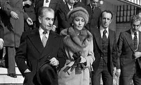 آخرین روزنامه‌ای که روی میز محمدرضا پهلوی در کاخ نیاوران بود