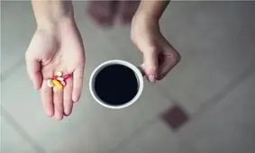 تاثیر عجیب قهوه روی آنتی‌بیوتیک‌ها