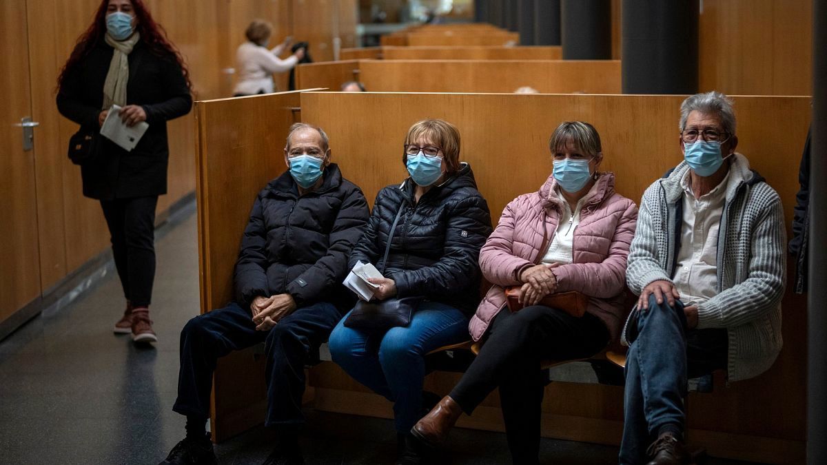 افزایش موارد ابتلا به آنفلوآنزا و کرونا در کشورهای اروپایی