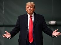 علاقه ترامپ به دیکتاتوری؛ کاش وزرایم مثل وزرای شی از من می‌ترسیدند!

