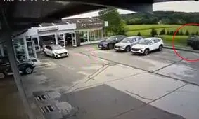 فاجعه حواس پرتی راننده/ ویدئو