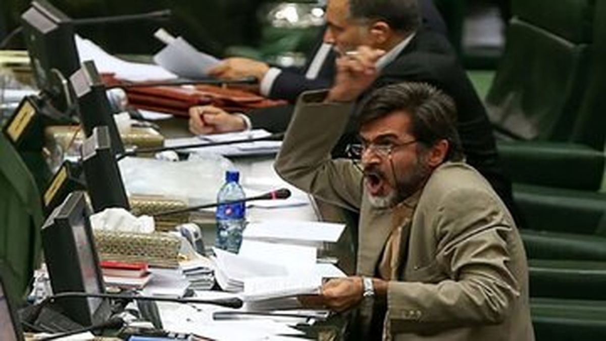 هتاکی کوچک زاده به جهانگیری در فضای مجازی/ عکس