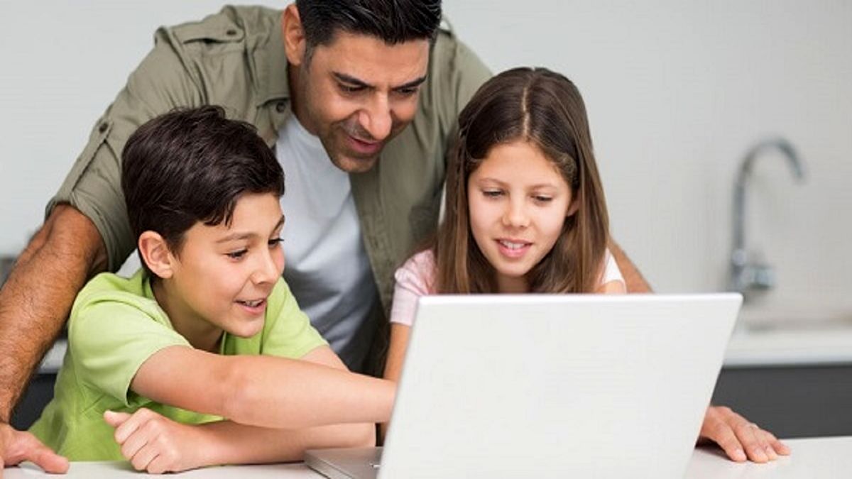 والدین برای ایمن شدن استفاده فرزندان از اینترنت چه میکنند؟