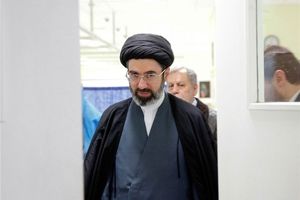 تصاویر دیده نشده از حجت‌الاسلام‌ مجتبی خامنه‌ای در جنگ تحمیلی/ ویدئو