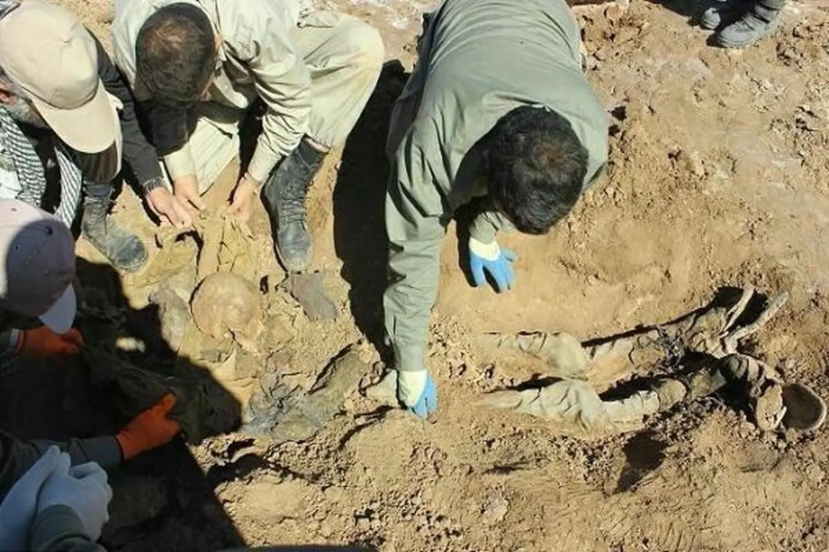 زنده به گور کردن ۱۷۵ ایرانی توسط آمریکا؛ درخواست دختر شهید از قوه قضائیه

