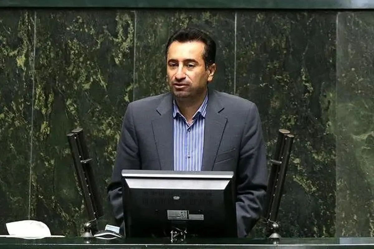 انتقاد از پلیس به خاطر تعلل در صدور گواهینامه موتورسیکلت زنان: صدور گواهینامه زنان یک مطالبه عمومی است