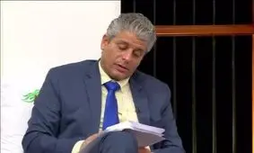 کری‌خوانی لیث نوبری برای کارشناس عمانی در حمایت از تیم ملی فوتبال/ ویدئو

