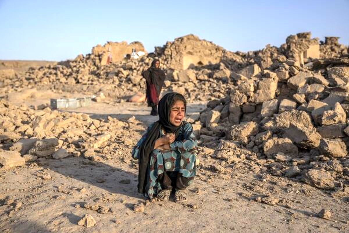 طالبان در زلزله هم دستبردار زنان نبود/ عدم اجازه به مردان برای امدادرسانی به زلزلهزدگان زن!