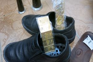 کشف ۷ قطعه شمش طلا در کفش مسافر تایباد