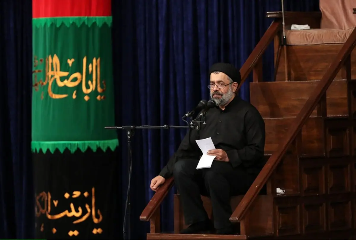 مداحی حاج محمود کریمی در سال ۹۸ در حضور رهبر انقلاب و در آخرین حضور شهید حاج قاسم سلیمانی/ ویدئو
