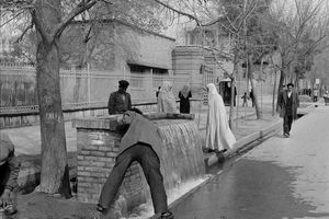 آبخوری قنات فرمانفرما در خیابان حافظ