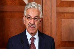 وزیر دفاع پاکستان: به هر شکل ممکن کنار ایران هستیم