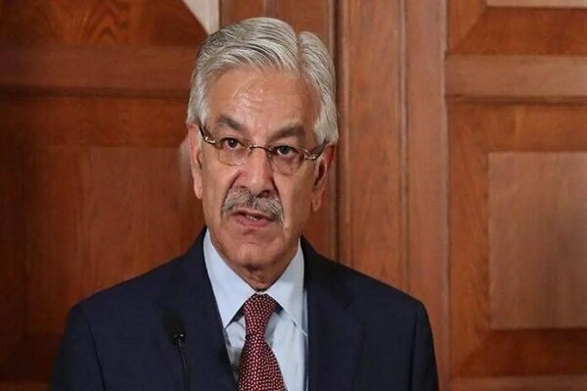 وزیر دفاع پاکستان: به هر شکل ممکن کنار ایران هستیم