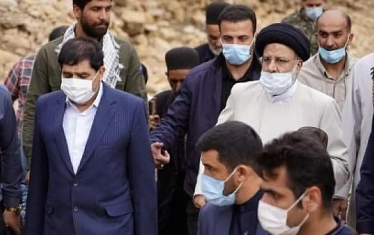 شوخی رئیسی با محافظانش: «شما برید، من هواتون رو دارم»/ ویدئو