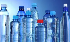 آب بطری شده مفید یا مضر؟/ از بطری‌های پلاستیکی فقط یک بار استفاده کنید!

