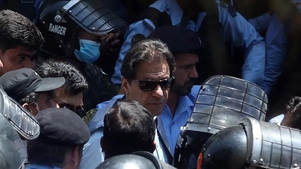 عمران خان و همسرش در پاکستان در پرونده یک اختلاس متهم شدند

