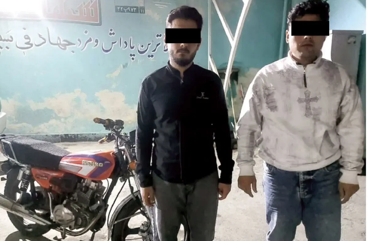 گوشی قاپی «عقرب های قداره کش» پشت چراغ قرمز!