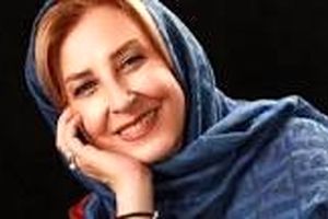 آواز غمگین مرجانه گلچین بر سر مزار مادرش/ ویدئو