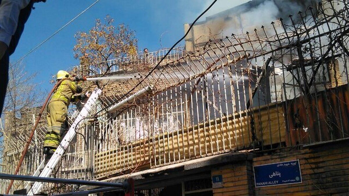 انفجار مرگبار مواد محترقه در خیابان انقلاب؛ ۴ تن جانباختند