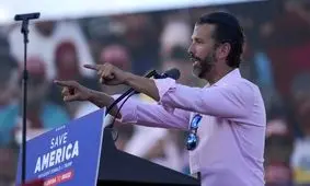 انتقاد پسر ترامپ از زلنسکی برای ممنوعیت فعالیت نهاد‌های مذهبی وابسته به روسیه

