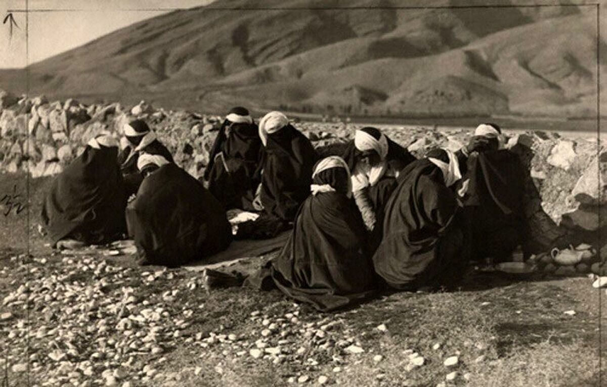 «تیپارتی» زنان در عصر قاجار/ عکس