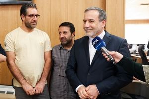 عراقچی: تیم ملی فوتبال صعود کند، ویزای آمریکا با ما/ بعید می‌دانم ویزا ندهند، این یک آبروریزی بزرگ برای دولت آمریکا است

