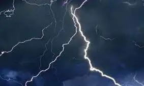 اصابت صاعقه به ۲۳ نفر در کشور/ فوت ۴ مصدوم صاعقه‌زدگی در ۲ روز گذشته