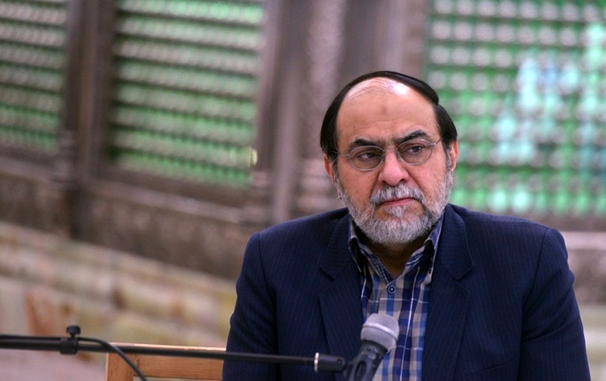 رحیمپور ازغدی: عدهای بعد از انقلاب زلیخا شدند، ولی در قضایای اخیر لباس شان را هم درآوردند
