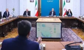 تاکید پزشکیان بر حضور بخش خصوصی در حوزه حمل و نقل ریلی، جاده‌ای و توسعه اسکله‌ها

