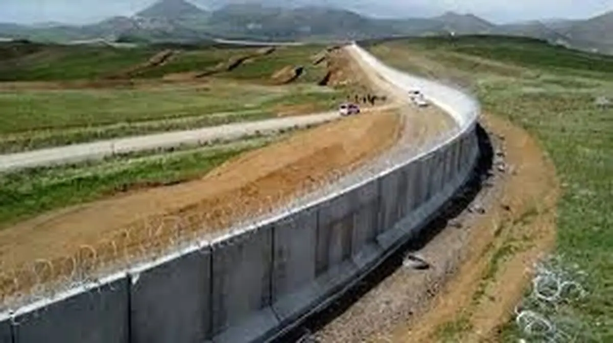 جانشین فرمانده مرزبانی ناجا: دژ شرقی تا یکسال دیگر تکمیل می‌شود/ ویدئو
