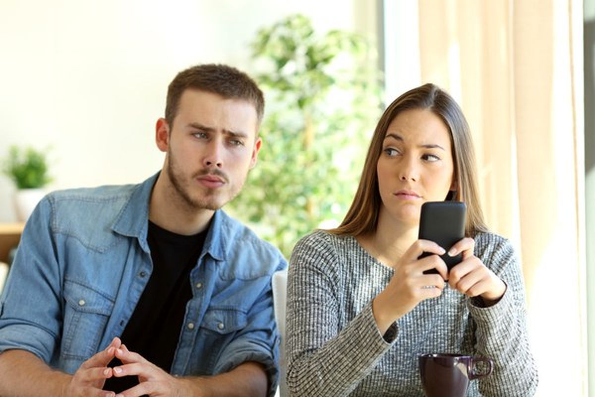 با همسر شکاک خود چگونه رفتار کنیم؟