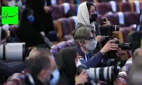 بسته خبری از حال و هوای جشنواره فیلم فجر در کاخ جشنواره / نقدهای صریح مسعود فراستی از محمدحسین مهدویان و پاسخ طعنه آمیز سارا بهرامی به سوال یک خبرنگار!